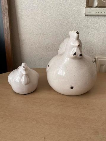 Grote en kleine Kip - wit - vintage - aardewerk beschikbaar voor biedingen