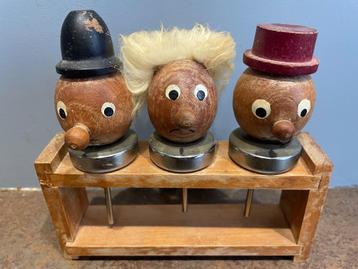 3 vintage flessenstoppen met schenktuitje beschikbaar voor biedingen