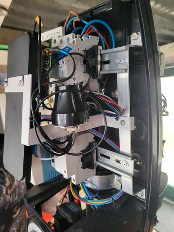 Aardlekautomaat schakelaars uit een laadstation zijn goed. beschikbaar voor biedingen