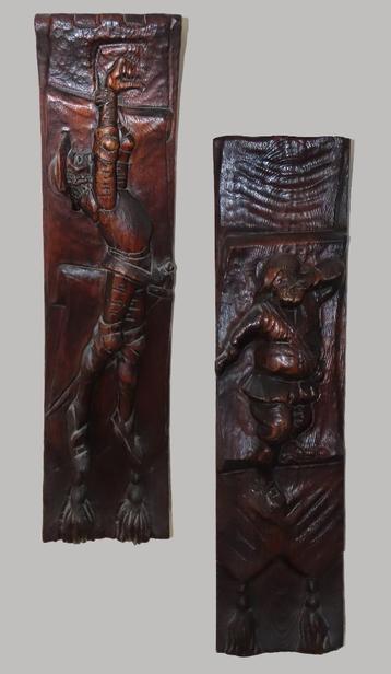 Antieke houten wandbeelden, houtsnijwerk kunst, jaren 70-80 beschikbaar voor biedingen
