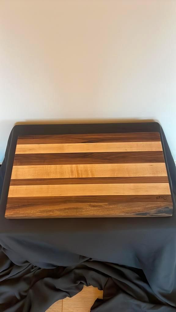 Handgemaakte hardhouten snijplank, Huis en Inrichting, Keuken | Keukenbenodigdheden, Nieuw, Ophalen of Verzenden