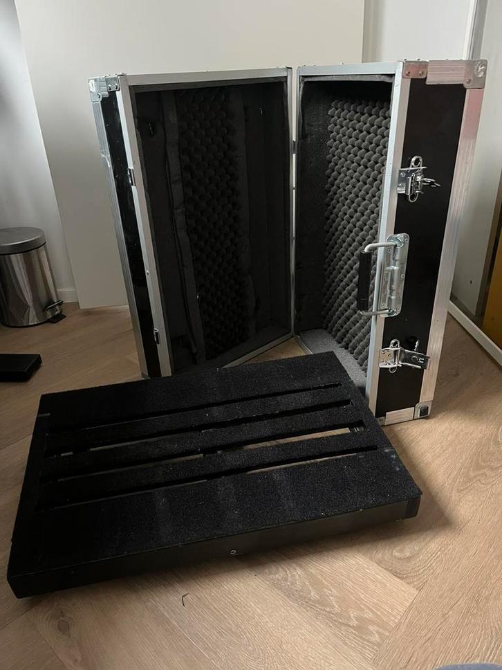 Zelfbouw gitaar pedalboard + flightcase, Muziek en Instrumenten, Behuizingen en Koffers, Gebruikt, Flightcase, Ophalen