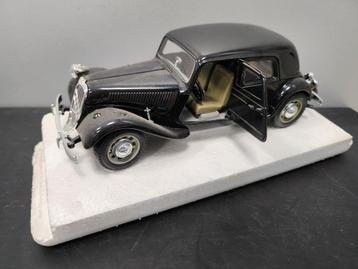 Schaalmodel Citroen 15CVTA 1938 Bburago zwart 1:24 beschikbaar voor biedingen