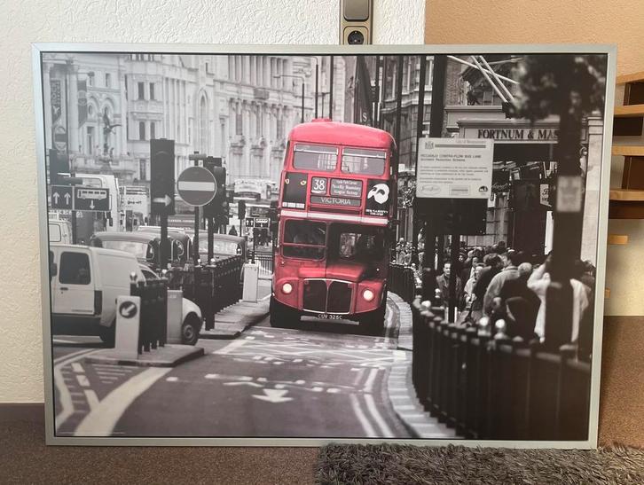 IKEA VILSHULT wanddecoratie London Bus 140x100 cm, Huis en Inrichting, Woonaccessoires | Schilderijen, Tekeningen en Foto's, Zo goed als nieuw