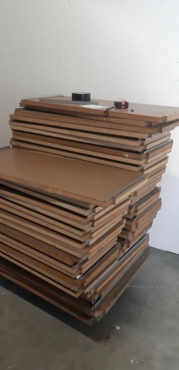 Bruynzeelplanken sandwich 39 x 98  houten stellingkast  beschikbaar voor biedingen