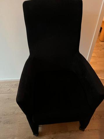 Zwarte Fauteuils met Wieltjes (4 stuks) beschikbaar voor biedingen