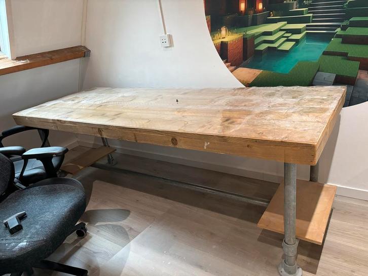 Steigerhouten bureau met steigerbuis frame - 220x78cm, Huis en Inrichting, Bureaus, Gebruikt, Bureau, Ophalen