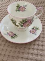 Vintage Hedgeron Elisabethan staffordshire Bone China kopje., Ophalen, Zo goed als nieuw, Porselein, Kop en/of schotel