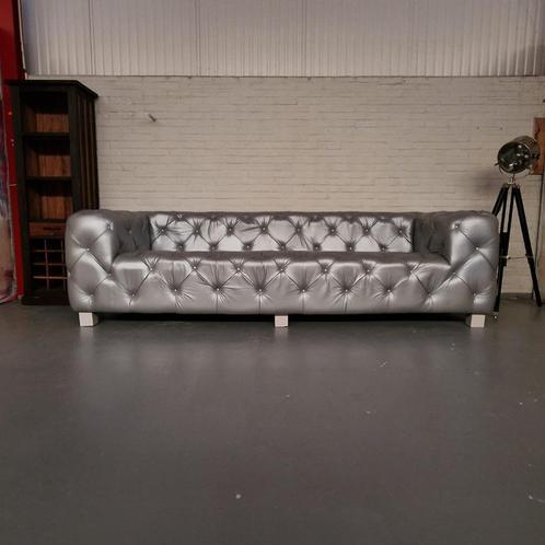 Hauxley 3-Zits Classic Chesterfield Bank – Zilver, Leer, Antiek en Kunst, Antiek | Meubels | Stoelen en Banken, Ophalen