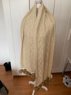 Crème sjaal B-loved met ballen - Nieuw!, Ophalen of Verzenden, Nieuw, Maat 46/48 (XL) of groter, Sjaal