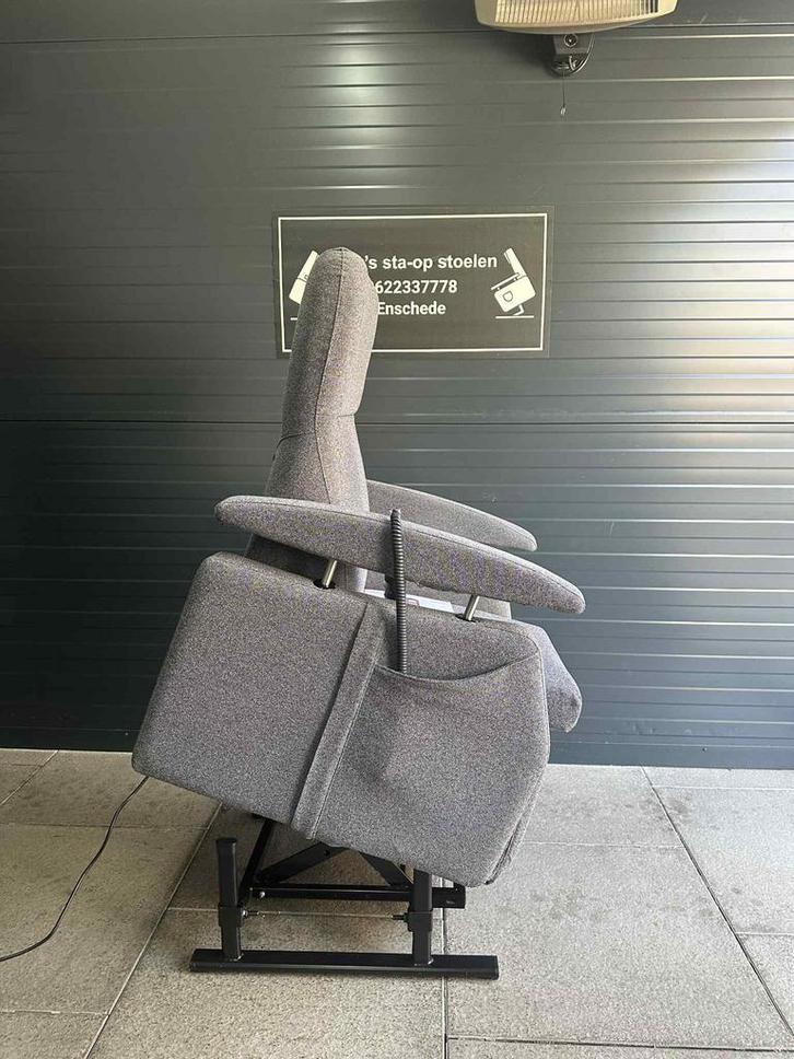 Sta op stoel merk fitform, Huis en Inrichting, Fauteuils, Zo goed als nieuw, Stof, 50 tot 75 cm, Minder dan 75 cm, Ophalen