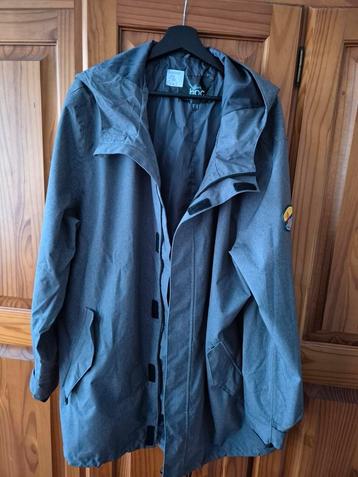 Nieuwe outdoor jas met capuchon, maat 50/ 3xl. Oto is 72 cm beschikbaar voor biedingen
