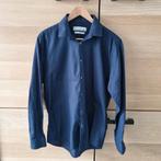Mooi donker blauw overhemd maat L ( 42cm )., Kleding | Heren, Overhemden, Blauw, Ophalen of Verzenden, Zo goed als nieuw, Halswijdte 41/42 (L)