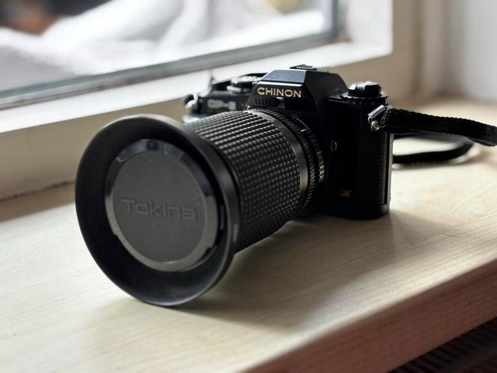 Chinon CP-6 met Tokina 28-135 lens + accessoires, Audio, Tv en Foto, Fotografie | Flitsers, Gebruikt, Overige merken, Ophalen of Verzenden