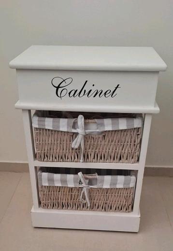 2 Cabinet kastjes, 1rieten lades, ander hout, wit & grijs beschikbaar voor biedingen