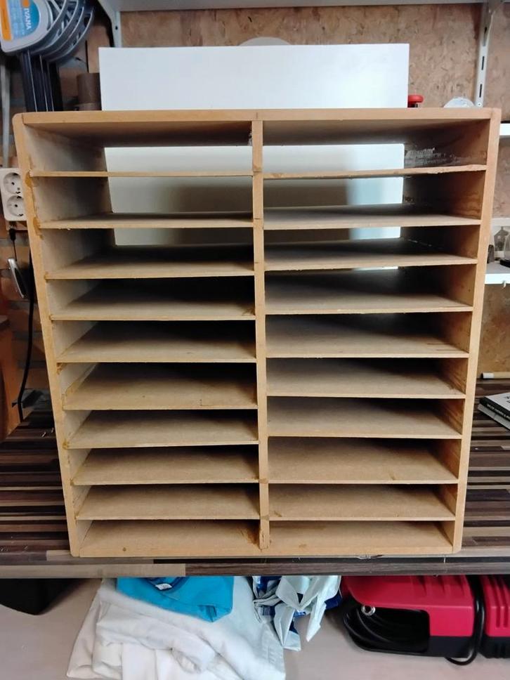 Kastje voor knipvellen e.d, en meer.zie foto's, Hobby en Vrije tijd, Kaarten | Zelf maken, Knipvel, Overige thema's, Ophalen