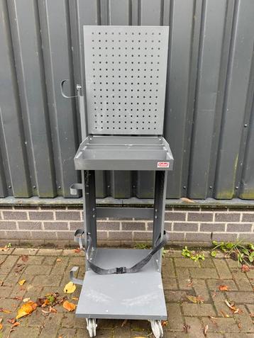 Colad schuurkar verrijdbaar beschikbaar voor biedingen