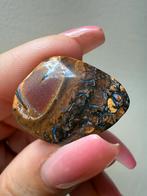 Zeer mooie Australische boulder opaal || Edelsteengoed, Verzamelen, Mineralen en Fossielen, Ophalen of Verzenden, Mineraal