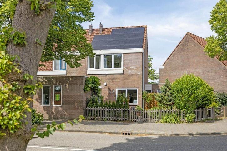 TE KOOP IN ALKMAAR- klik op de link (funda), Huizen en Kamers, Huizen te koop, Noord-Holland, tot 200 m², Hoekwoning, A