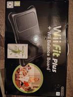 Wii Fit Plus met Balance Board - Nintendo Wii, Gebruikt, 1 speler, Ophalen of Verzenden, Vanaf 3 jaar