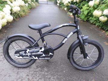 1 jaar oude stoere  matzwarte 16 inch Volare Cruiser beschikbaar voor biedingen