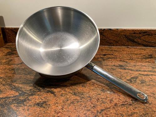 Demeyere wok Apollo 30 cm, Huis en Inrichting, Keuken | Potten en Pannen, Zo goed als nieuw, Wok, Rvs, Inductieplaat, Keramische plaat
