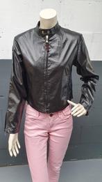 Lakjasje Foxy, zwart, nepleer look. Maat M, maat 38. S25, Kleding | Dames, Jassen | Zomer, Tweedehands verkoop, Zwart, Ophalen of Verzenden