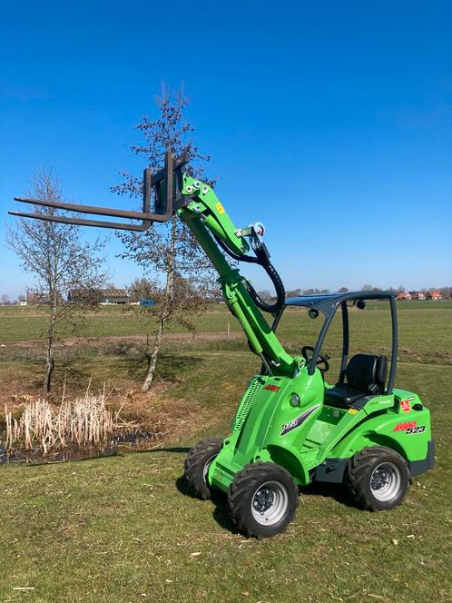Avant 523TDL / kobelcoSK17, Zakelijke goederen, Machines en Bouw | Tuin, Park en Bosbouw, Grondbewerking, Ophalen