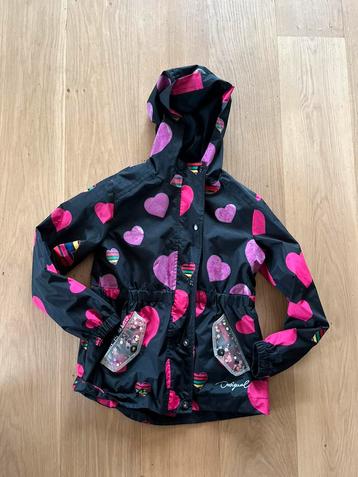 Hartjes verkleurende jas meisje desigual maat 122 / 128 beschikbaar voor biedingen