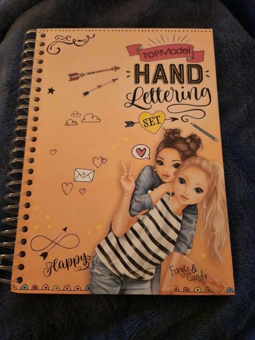TopModel Handlettering, Hobby en Vrije tijd, Knutselen, Zo goed als nieuw, Ophalen of Verzenden