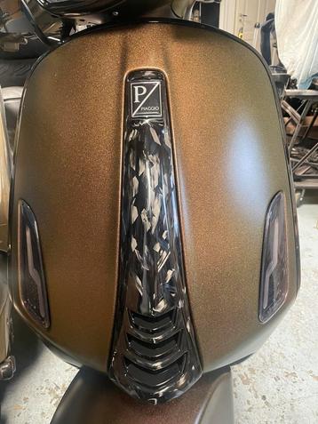 Vespa Sprint Custom en Special paint en forged carbon 3537KM beschikbaar voor biedingen