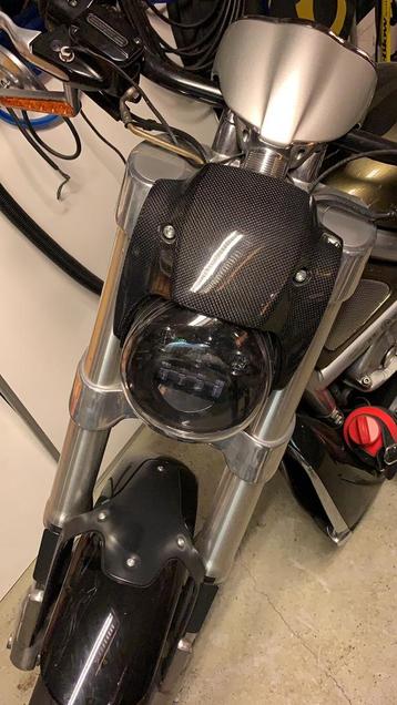 Carbon headlightcover Harley Davidson V-Rod beschikbaar voor biedingen