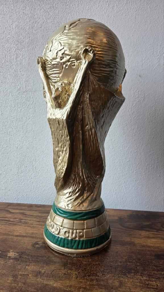 Wereld Beker Trofee Beeldje, Verzamelen, Sportartikelen en Voetbal, Zo goed als nieuw, Beeldje of Poppetje, Overige sporten, Ophalen of Verzenden