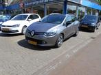 Renault CLIO TCe 90PK Night&Day  NL-auto met logische km's !, Gebruikt, Handgeschakeld, 39 €/maand, Zilver of Grijs