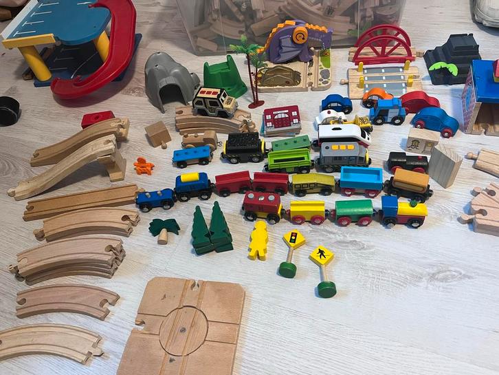 Grote houten treinbaan set - Brio, IKEA, Lidl, Vintage, Kinderen en Baby's, Speelgoed | Overig, Gebruikt, Jongen of Meisje, Ophalen