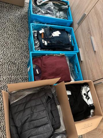 Partij nieuwe heren kleding totaal 87 stuks voor €600 beschikbaar voor biedingen