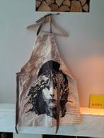 Uniek Les Misérables keukenschort. Collectorsitem., Ophalen of Verzenden, Zo goed als nieuw, Beige, Schort