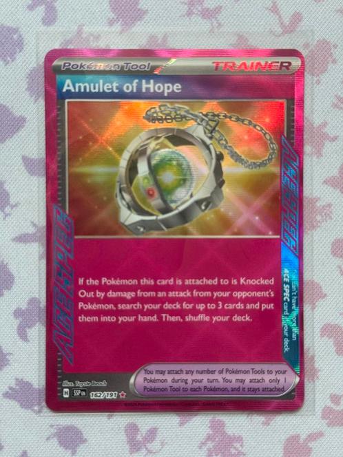 Amulet of Hope Ace Spec Trainer 162 Pokémon Surging Sparks, Hobby en Vrije tijd, Verzamelkaartspellen | Pokémon, Nieuw, Losse kaart