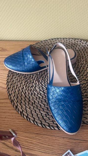 Platte leren slingbacks - blauw, maat 39 beschikbaar voor biedingen