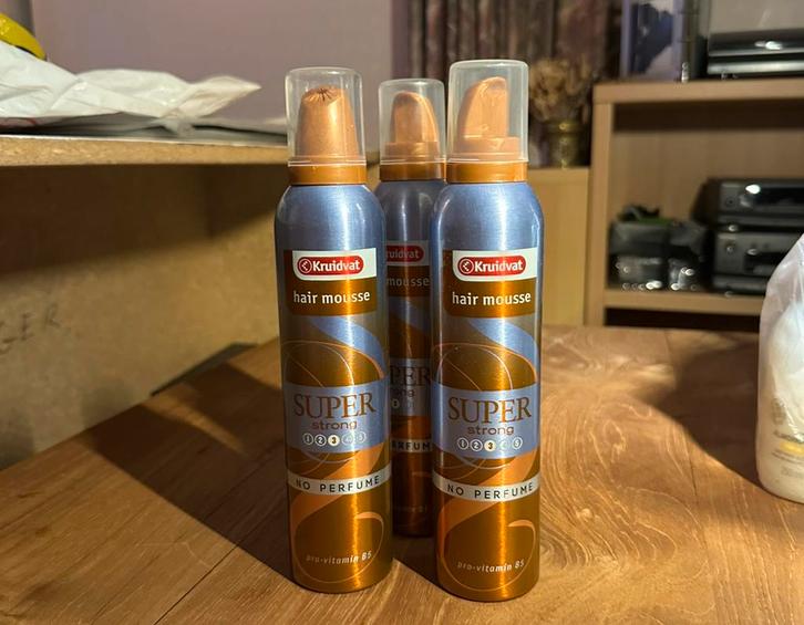 3 volle flessen Kruidvat Haar Mousse - Super Strong, Sieraden, Tassen en Uiterlijk, Uiterlijk | Haarverzorging, Zo goed als nieuw