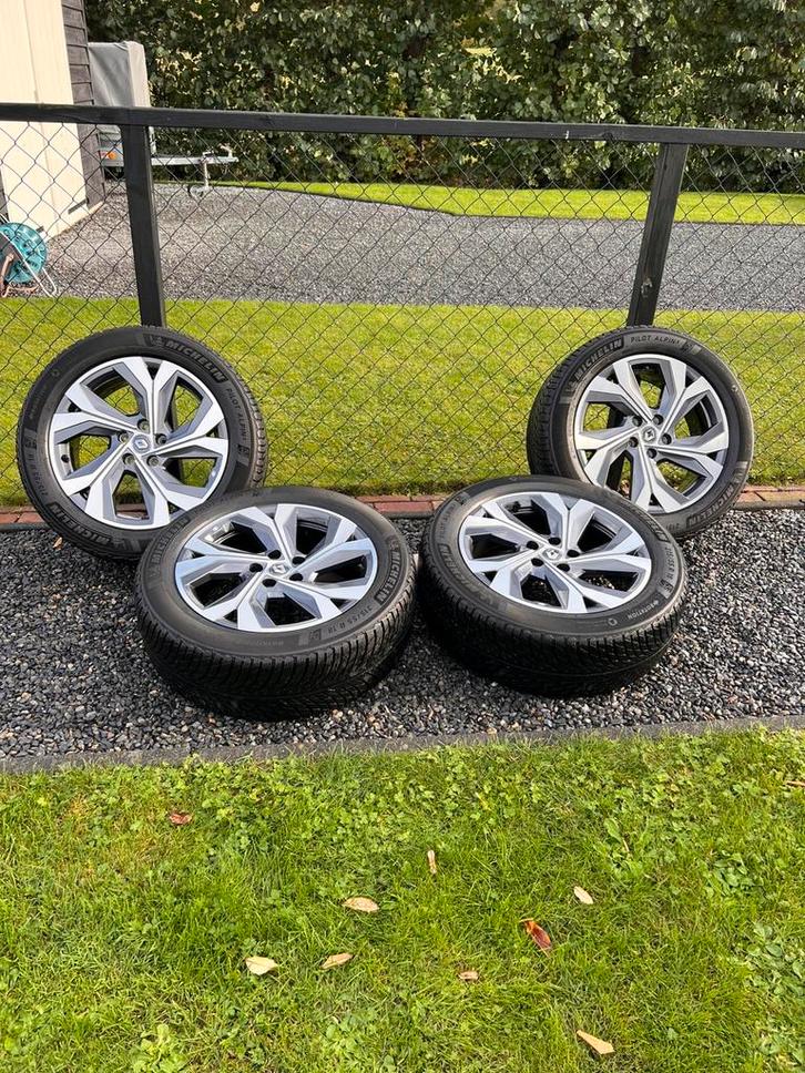 18 inch Renault Arkana Captur Orig Winterbanden Michelin, Auto-onderdelen, Banden en Velgen, Banden en Velgen, Winterbanden, 18 inch