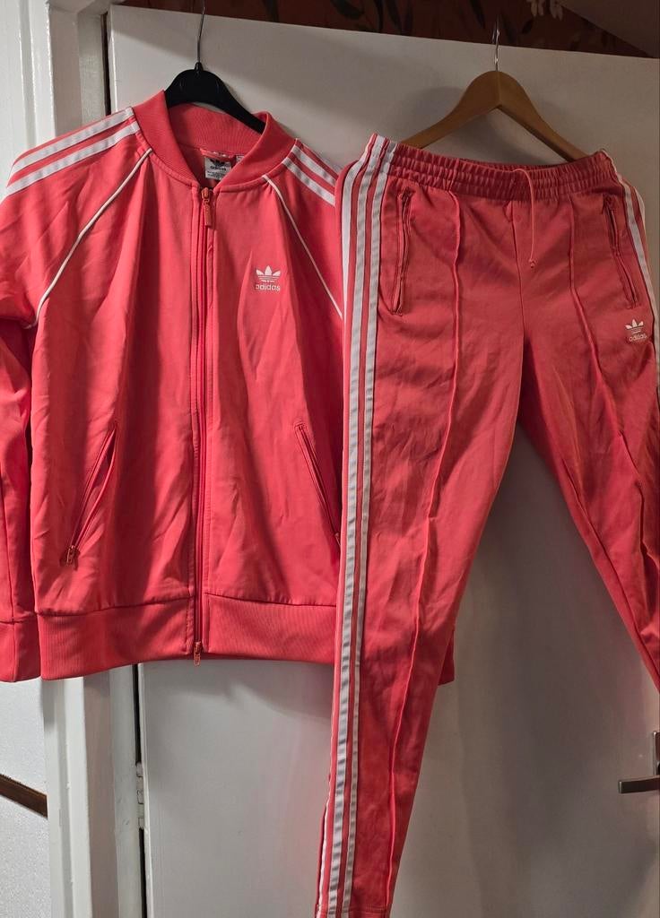 Adidas trainingspak dames S/M - Roze, zo goed als nieuw!, Adidas, Ophalen of Verzenden, Roze, Maat 36 (S)