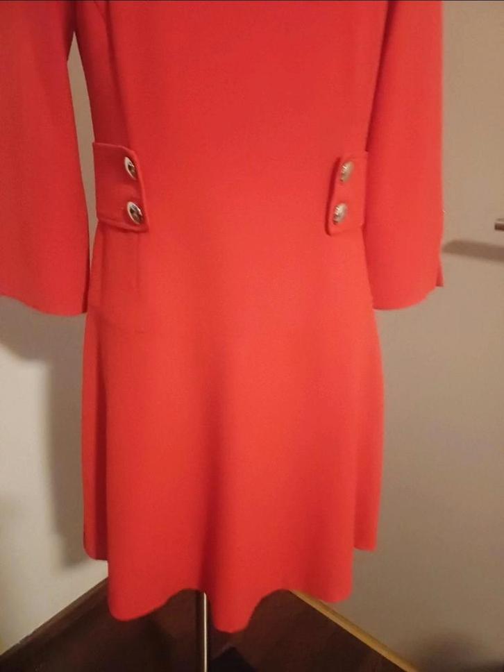 Mooie rode Caroline Biss jurk - Maat 38, Kleding | Dames, Jurken, Gedragen, Maat 38/40 (M), Rood, Knielengte, Ophalen of Verzenden
