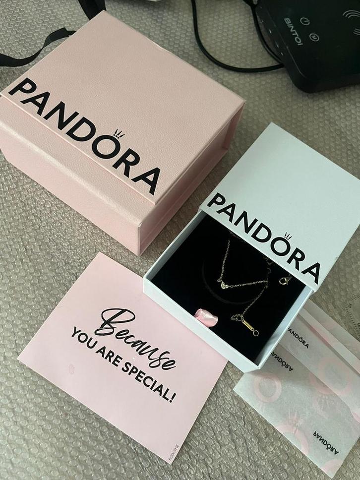 Pandora Three Stone Heart ketting goud – nieuw met doos, Sieraden, Tassen en Uiterlijk, Kettingen, Nieuw, Goud, Goud, Met kristal