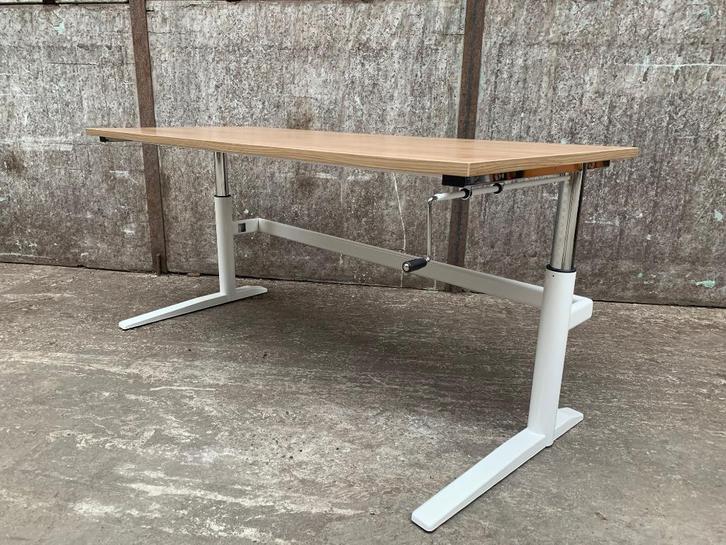 I-turn verstelbaar bureau d.m.v. slinger - grote partij, Huis en Inrichting, Bureaus, Gebruikt, In hoogte verstelbaar, Ophalen of Verzenden