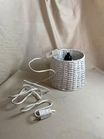Vintage wit rieten hanglampje jaren 70, Overige materialen, Gebruikt, Ophalen of Verzenden, Minder dan 50 cm