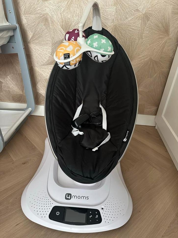 4moms Mamaroo Wiegje - Zo goed als nieuw!, Kinderen en Baby's, Wipstoeltjes, Zo goed als nieuw, Wipstoel, Overige merken, Met gordel(s) of riempje(s)