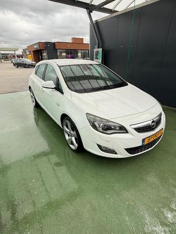 Opel Astra 1.6 Turbo Cosmo apk nieuw ADVERTENTIE GOED LEZEN beschikbaar voor biedingen