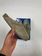 Birkenstock Boston Soft Footbed Suede “Taupe”, Kleding | Heren, Schoenen, Slippers, Nieuw, Ophalen of Verzenden, A
