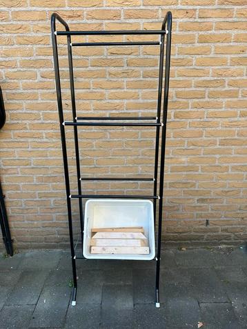 Opbergrek voor curverbakken beschikbaar voor biedingen